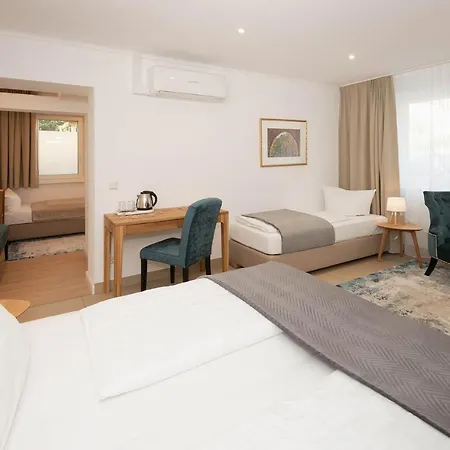 Antonia Otel