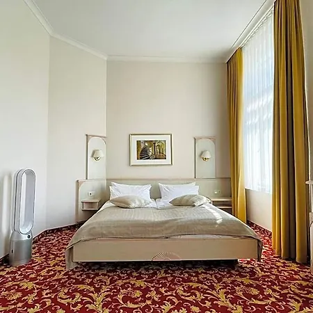 Antonia Otel